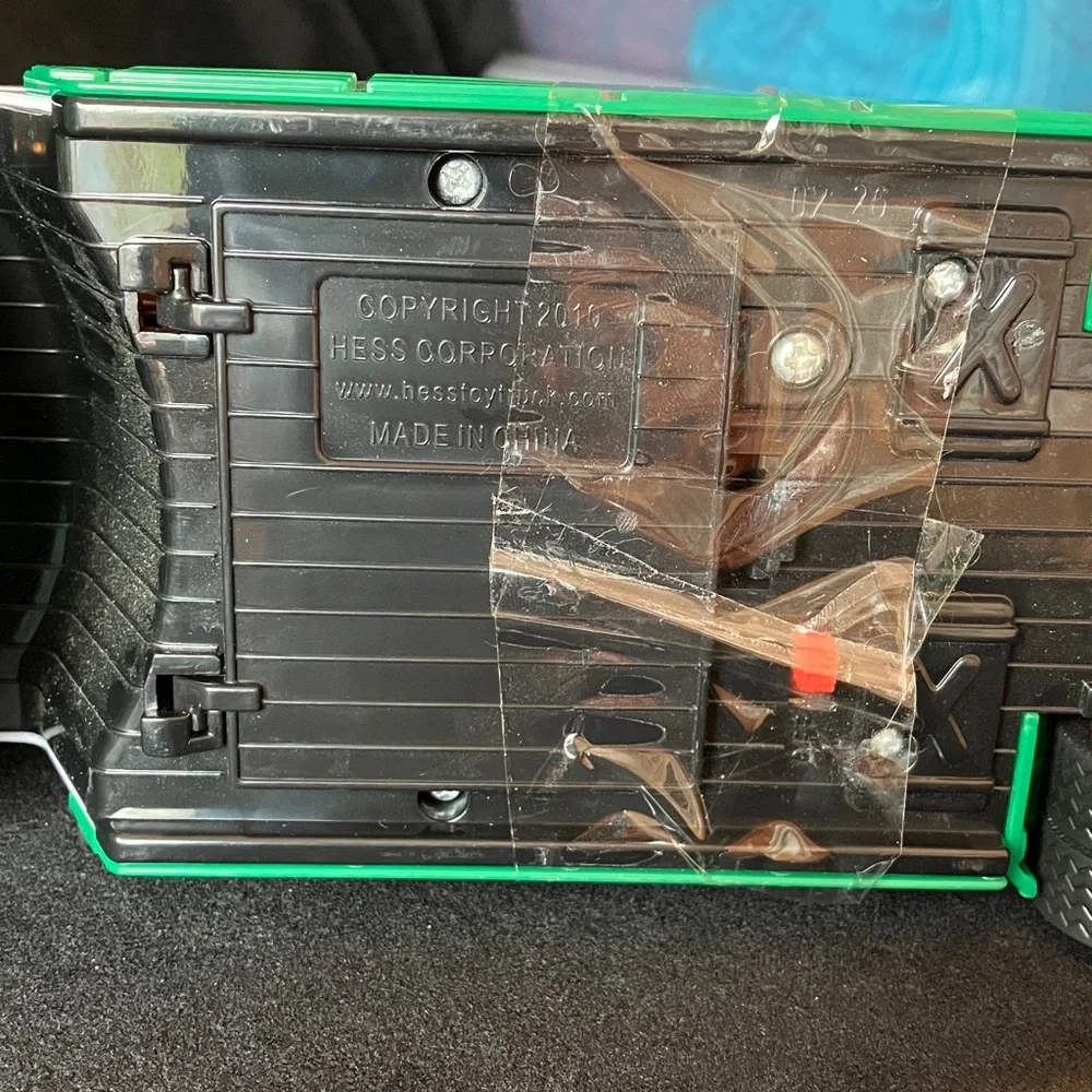HESS Gasoline Semi Truck carrying helicopter Toy 2010 Toy plays sounds